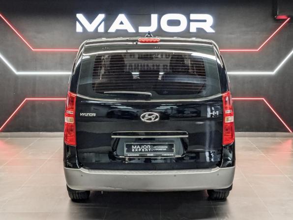 Hyundai H-1 II Рестайлинг 2 с пробегом 2021 года, цена 3 195 000 рублей, 141000 км, минивэн, Автокод Объявления