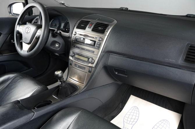 Toyota Avensis III Рестайлинг с пробегом 2011 года, цена 999 000 рублей, 325100 км, седан, Автокод Объявления