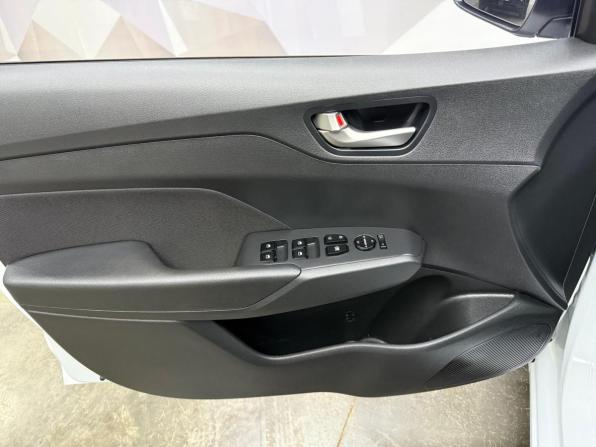 Hyundai Solaris I Рестайлинг с пробегом 2017 года, цена 1 275 000 рублей, 59943 км, седан, Автокод Объявления