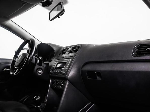 Volkswagen Polo V Рестайлинг с пробегом 2016 года, цена 798 000 рублей, 165388 км, седан, Автокод Объявления
