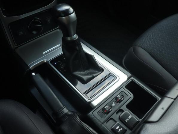 Toyota Land Cruiser Prado 150 Series Рестайлинг 2 с пробегом 2019 года, цена 4 290 000 рублей, 149845 км, внедорожник, Автокод Объявления