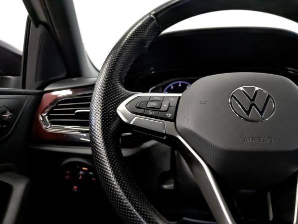 Volkswagen Polo VI с пробегом 2022 года, цена 1 945 000 рублей, 56706 км, лифтбек, Автокод Объявления