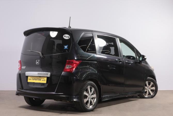 Honda Freed II с пробегом 2017 года, цена 1 599 000 рублей, 73000 км, компактвэн, Автокод Объявления