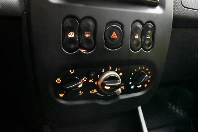 Renault Sandero I с пробегом 2011 года, цена 570 000 рублей, 191090 км, хэтчбек, Автокод Объявления