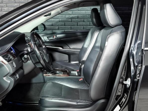 Toyota Camry VII (XV50) Рестайлинг 2 с пробегом 2018 года, цена 2 500 000 рублей, 105423 км, седан, Автокод Объявления