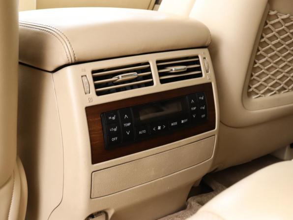 Toyota Land Cruiser 200 Series Рестайлинг 2 с пробегом 2016 года, цена 5 400 000 рублей, 227246 км, внедорожник, Автокод Объявления
