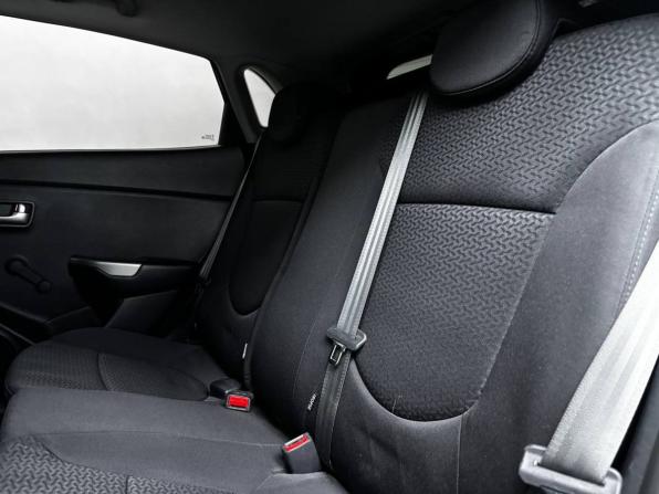 Kia Rio III Рестайлинг с пробегом 2016 года, цена 1 365 000 рублей, 41900 км, хэтчбек, Автокод Объявления