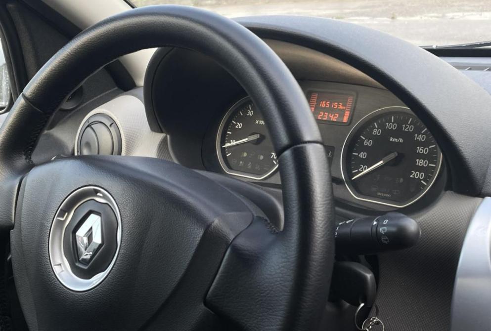 Renault Sandero I Иваново  - изображение 9