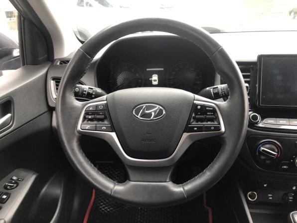 Hyundai Solaris II Рестайлинг с пробегом 2021 года, цена 1 349 000 рублей, 126924 км, седан, Автокод Объявления