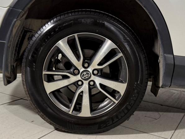 Toyota RAV4 IV (XA40) Рестайлинг с пробегом 2017 года, цена 1 769 800 рублей, 245000 км, внедорожник, Автокод Объявления
