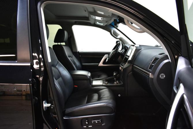 Toyota Land Cruiser 200 Series Рестайлинг 2 с пробегом 2019 года, цена 7 868 000 рублей, 95837 км, внедорожник, Автокод Объявления