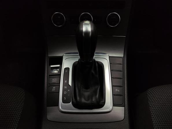Volkswagen Passat B7 с пробегом 2014 года, цена 990 000 рублей, 308880 км, универсал, Автокод Объявления
