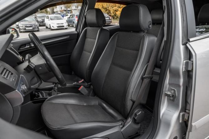 Opel Astra H Рестайлинг с пробегом 2011 года, цена 599 000 рублей, 192390 км, седан, Автокод Объявления