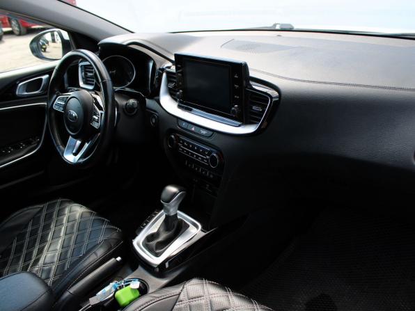 Kia Ceed III с пробегом 2021 года, цена 1 979 000 рублей, 53617 км, хэтчбек, Автокод Объявления