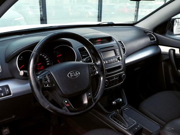 Kia Sorento II Рестайлинг с пробегом 2015 года, цена 1 799 000 рублей, 248805 км, внедорожник, Автокод Объявления