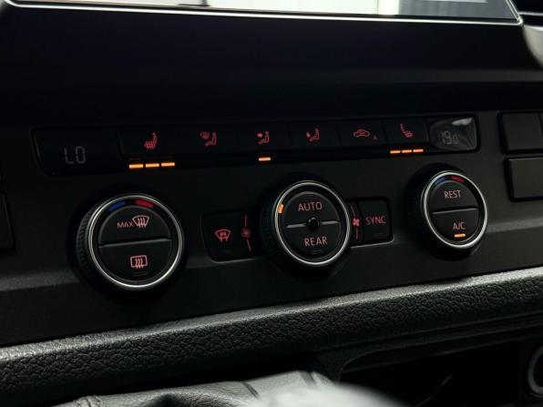Volkswagen Caravelle T6 с пробегом 2015 года, цена 2 549 000 рублей, 242017 км, минивэн, Автокод Объявления