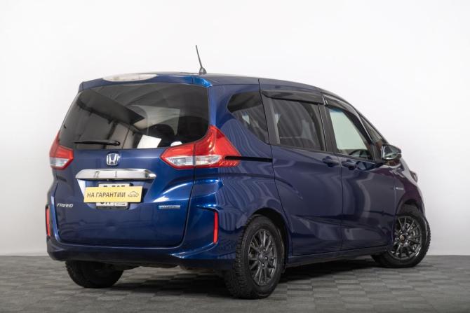 Honda Freed II с пробегом 2017 года, цена 1 629 000 рублей, 120000 км, компактвэн, Автокод Объявления