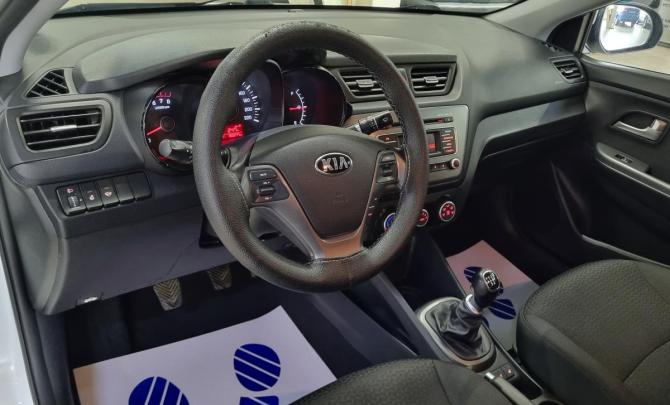 Kia Rio III Рестайлинг с пробегом 2016 года, цена 860 000 рублей, 180247 км, седан, Автокод Объявления