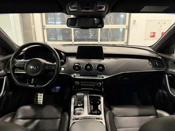 Kia Stinger I с пробегом 2018 года, цена 3 270 000 рублей, 107289 км, лифтбек, Автокод Объявления