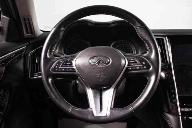 Infiniti Q50 I Рестайлинг с пробегом 2019 года, цена 3 299 000 рублей, 79500 км, седан, Автокод Объявления