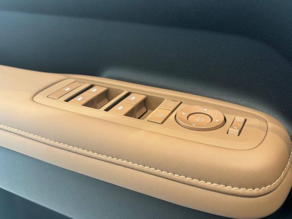 Новый Hyundai Santa Fe V (MX5) 2025 года, цена 5 990 000 рублей, внедорожник, Автокод Объявления