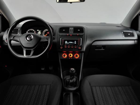 Volkswagen Polo V Рестайлинг с пробегом 2018 года, цена 999 000 рублей, 97240 км, седан, Автокод Объявления