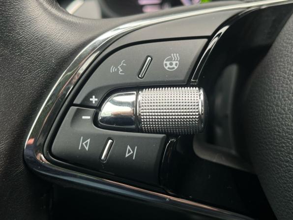 Skoda Rapid II с пробегом 2022 года, цена 1 650 000 рублей, 149103 км, лифтбек, Автокод Объявления