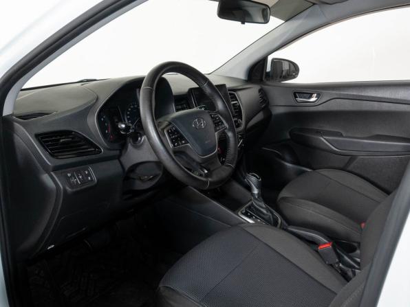 Hyundai Solaris II Рестайлинг с пробегом 2020 года, цена 1 698 000 рублей, 55000 км, седан, Автокод Объявления