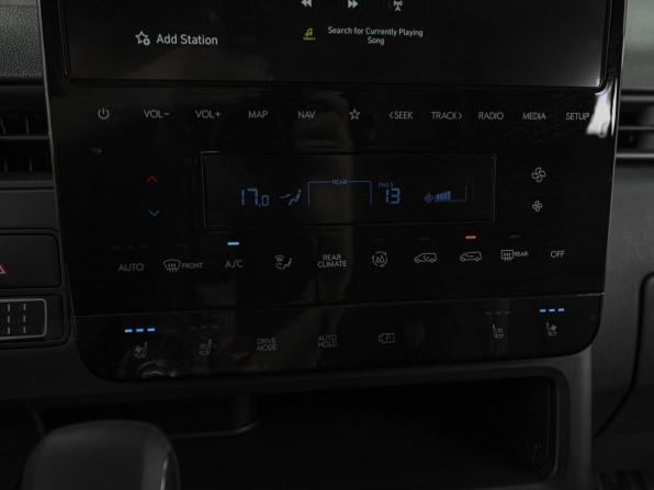 Hyundai Staria I с пробегом 2023 года, цена 5 989 000 рублей, 2033 км, минивэн, Автокод Объявления