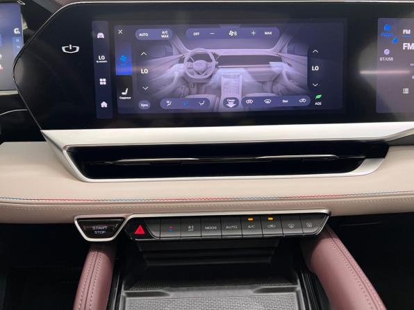Geely Monjaro I с пробегом 2024 года, цена 3 490 000 рублей, 74047 км, внедорожник, Автокод Объявления