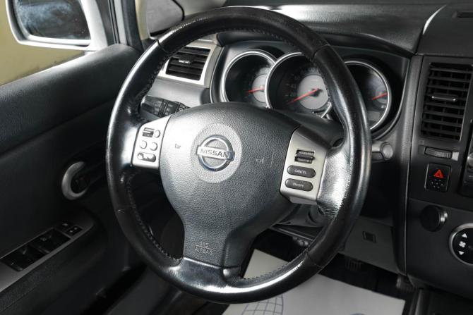 Nissan Tiida I с пробегом 2007 года, цена 719 000 рублей, 236531 км, хэтчбек, Автокод Объявления