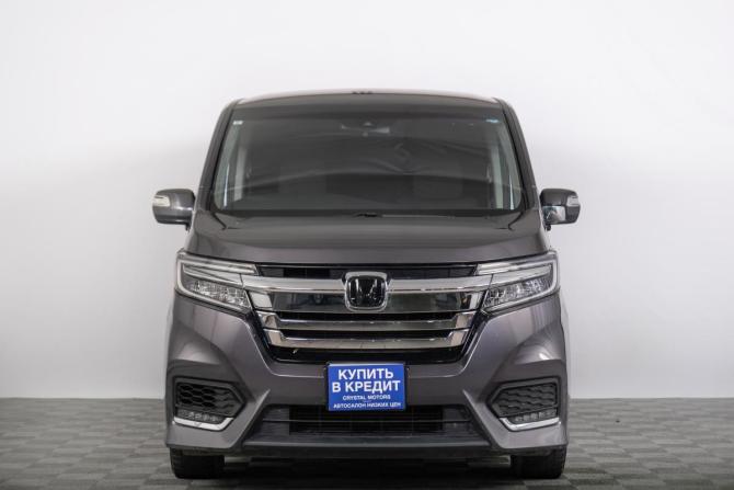 Honda Stepwgn V Рестайлинг с пробегом 2019 года, цена 2 599 000 рублей, 55000 км, минивэн, Автокод Объявления