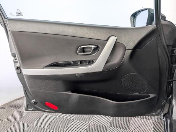Kia Ceed II Рестайлинг с пробегом 2018 года, цена 1 385 000 рублей, 102124 км, хэтчбек, Автокод Объявления