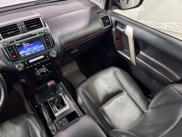 Toyota Land Cruiser Prado 150 Series Рестайлинг 1 с пробегом 2015 года, цена 3 670 000 рублей, 135000 км, внедорожник, Автокод Объявления