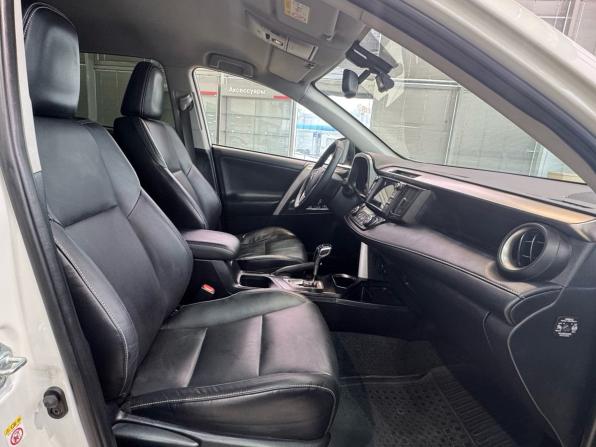 Toyota RAV4 IV (XA40) Рестайлинг с пробегом 2017 года, цена 2 320 000 рублей, 174000 км, внедорожник, Автокод Объявления