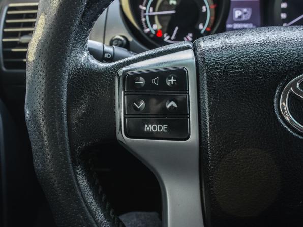 Toyota Land Cruiser Prado 150 Series с пробегом 2012 года, цена 3 000 000 рублей, 200902 км, внедорожник, Автокод Объявления