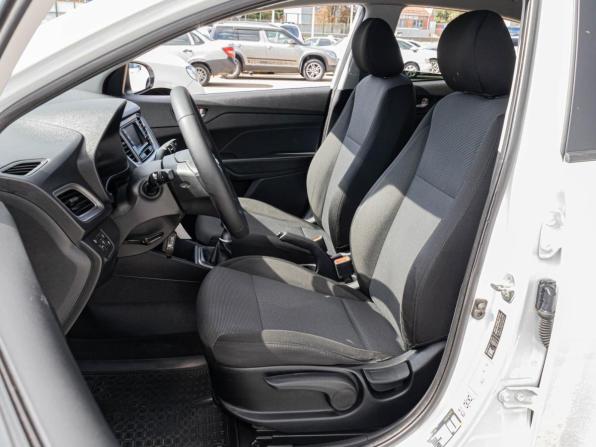 Hyundai Solaris II с пробегом 2019 года, цена 1 177 000 рублей, 174531 км, седан, Автокод Объявления