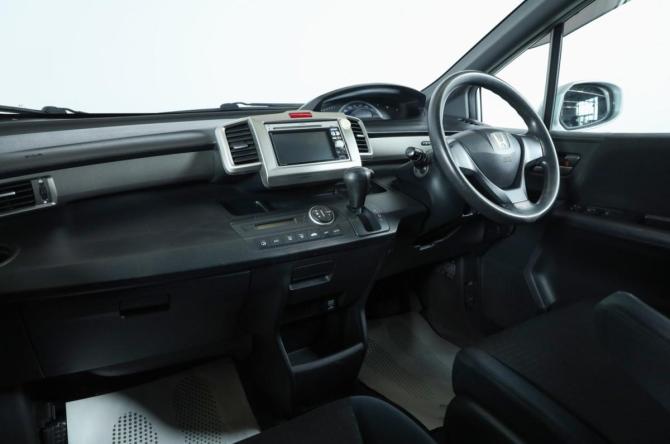 Honda Freed I с пробегом 2010 года, цена 949 000 рублей, 195002 км, компактвэн, Автокод Объявления
