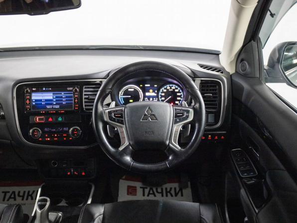 Mitsubishi Outlander III Рестайлинг 2 с пробегом 2017 года, цена 2 270 000 рублей, 175139 км, внедорожник, Автокод Объявления