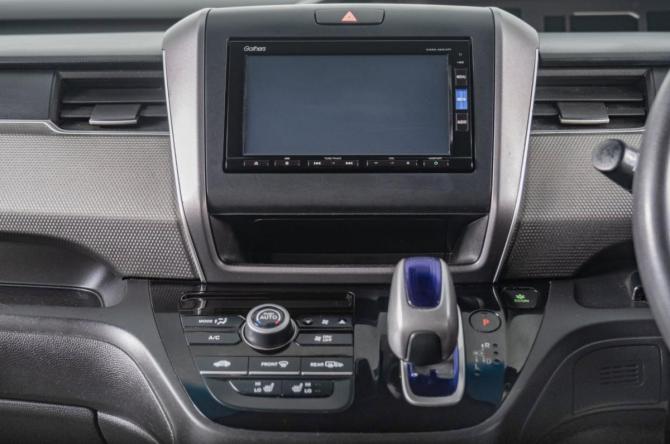 Honda Freed II с пробегом 2017 года, цена 1 439 000 рублей, 126000 км, компактвэн, Автокод Объявления