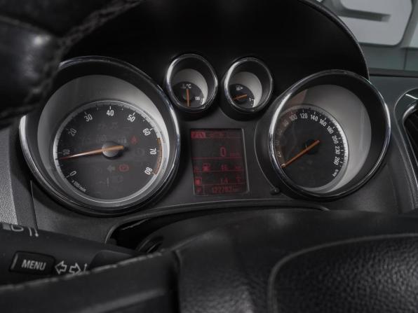 Opel Astra J Рестайлинг с пробегом 2013 года, цена 1 120 000 рублей, 122783 км, седан, Автокод Объявления