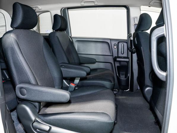 Honda Freed I Рестайлинг с пробегом 2012 года, цена 1 015 000 рублей, 178600 км, компактвэн, Автокод Объявления