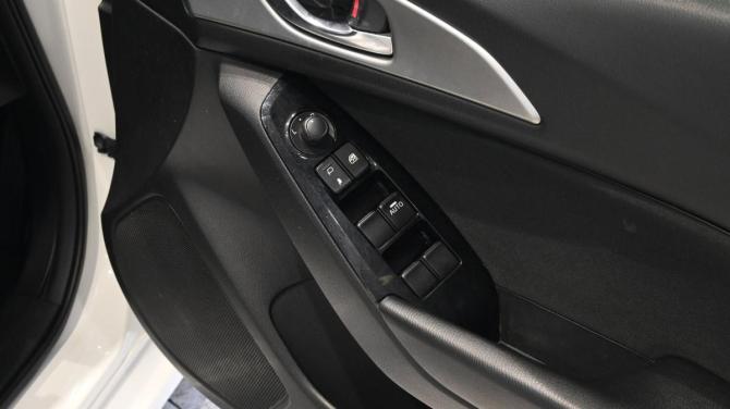 Mazda Axela III Рестайлинг с пробегом 2018 года, цена 1 380 000 рублей, 126407 км, хэтчбек, Автокод Объявления