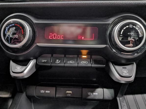 Kia Rio IV Рестайлинг с пробегом 2022 года, цена 1 950 000 рублей, 16377 км, седан, Автокод Объявления