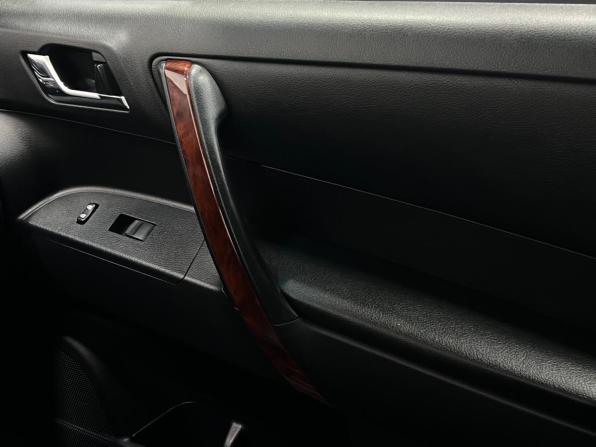 Toyota Highlander II (XU40) Рестайлинг с пробегом 2011 года, цена 1 799 000 рублей, 235000 км, внедорожник, Автокод Объявления