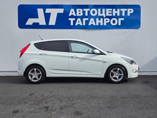 Hyundai Solaris I Рестайлинг с пробегом 2015 года, цена 999 000 рублей, 143310 км, хэтчбек, Автокод Объявления