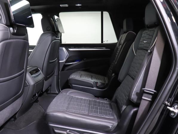 Cadillac Escalade-V I Рестайлинг с пробегом 2025 года, цена 25 799 000 рублей, 27 км, внедорожник, Автокод Объявления