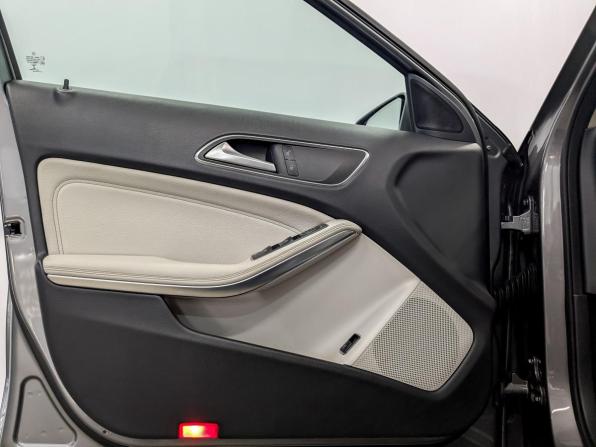 Mercedes-Benz GLA I (X156) Рестайлинг с пробегом 2018 года, цена 2 450 000 рублей, 114718 км, внедорожник, Автокод Объявления