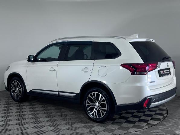 Mitsubishi Outlander III Рестайлинг 2 с пробегом 2018 года, цена 1 980 000 рублей, 120084 км, внедорожник, Автокод Объявления