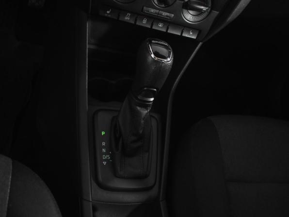 Skoda Rapid I Рестайлинг с пробегом 2018 года, цена 1 077 960 рублей, 74877 км, лифтбек, Автокод Объявления